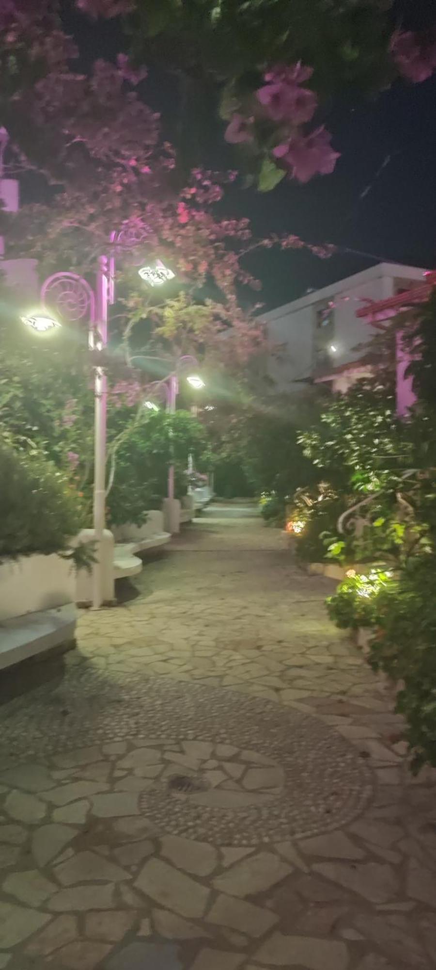 Sea Breeze Apartment Bougainville Bay ساراندا المظهر الخارجي الصورة