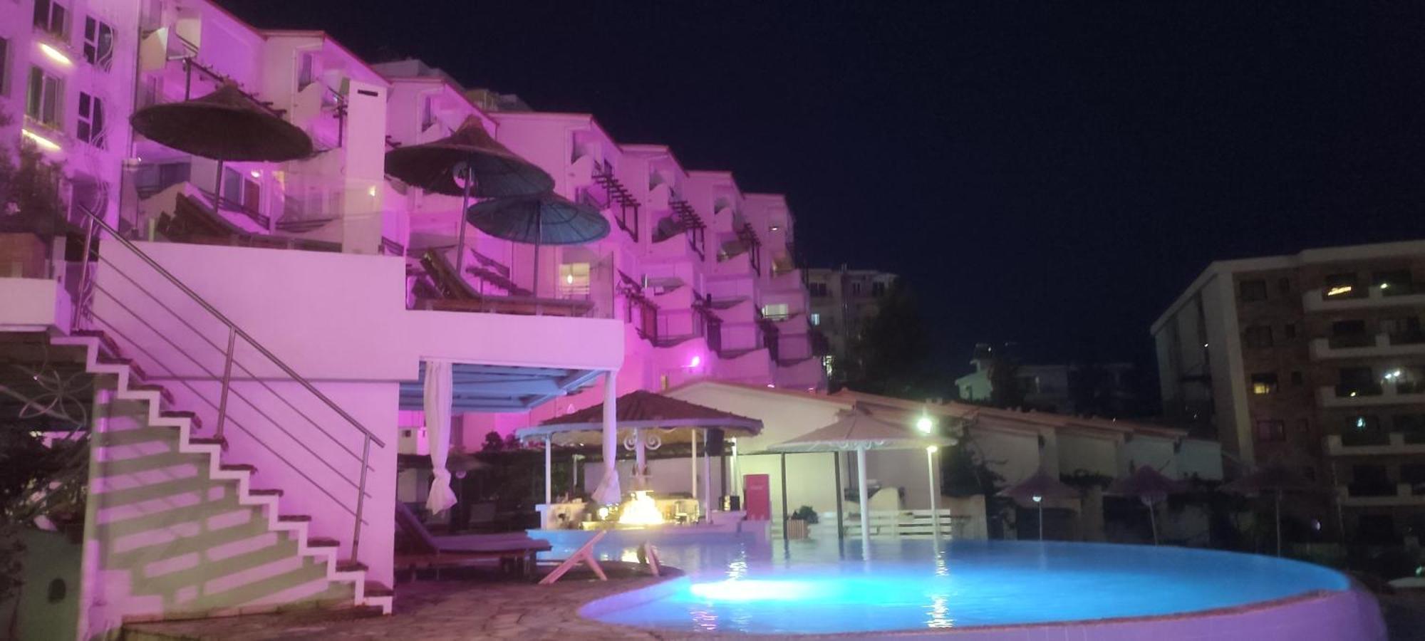 Sea Breeze Apartment Bougainville Bay ساراندا المظهر الخارجي الصورة