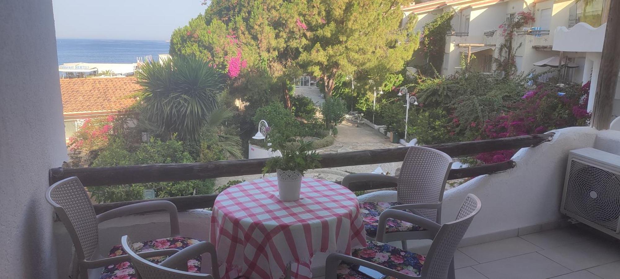 Sea Breeze Apartment Bougainville Bay ساراندا المظهر الخارجي الصورة