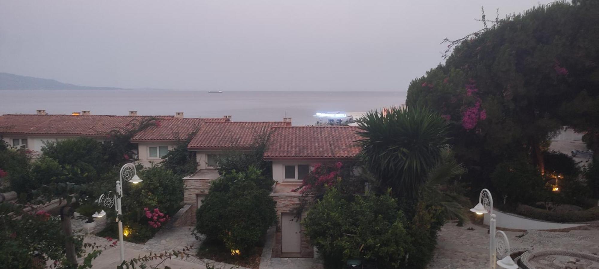 Sea Breeze Apartment Bougainville Bay ساراندا المظهر الخارجي الصورة