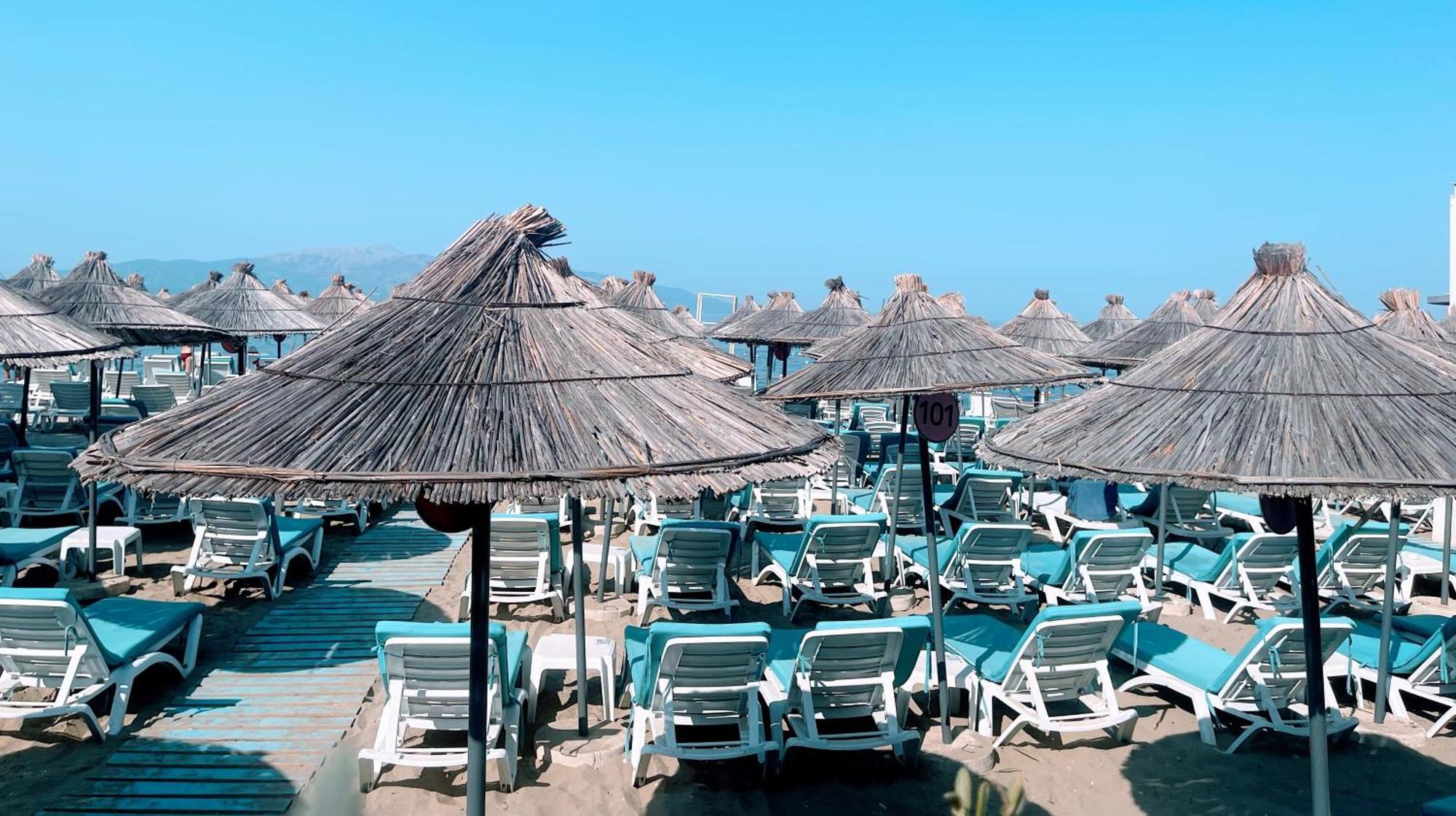 Sea Breeze Apartment Bougainville Bay ساراندا المظهر الخارجي الصورة