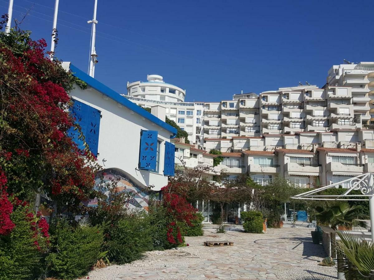 Sea Breeze Apartment Bougainville Bay ساراندا المظهر الخارجي الصورة